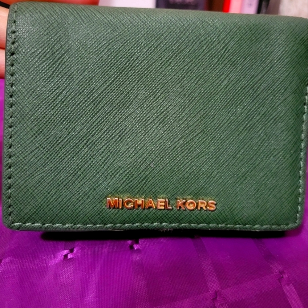 Michael Kors Forest Green Wallet - Picture 1 of 8
